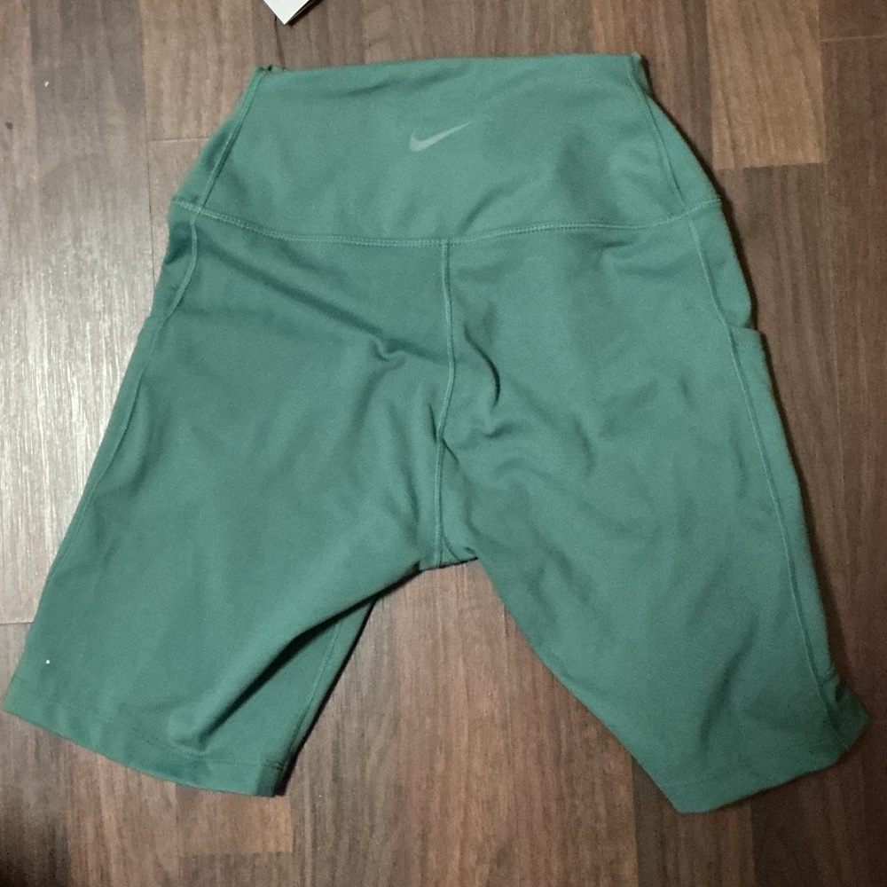 Nike Forest Green Training Shorts - Picture 8 of 16